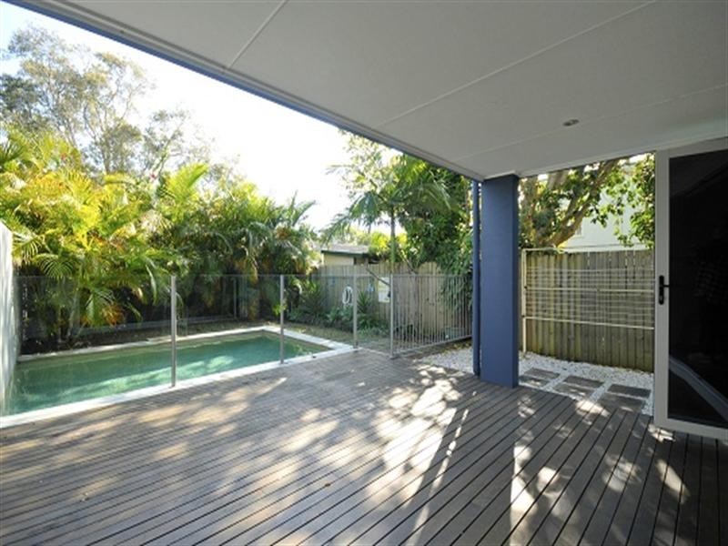 2/182 Cypress Terrace, Palm Beach QLD 4221