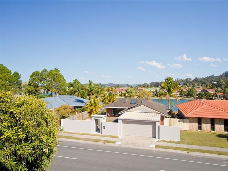 102 Murtha Drive, Elanora QLD 4221