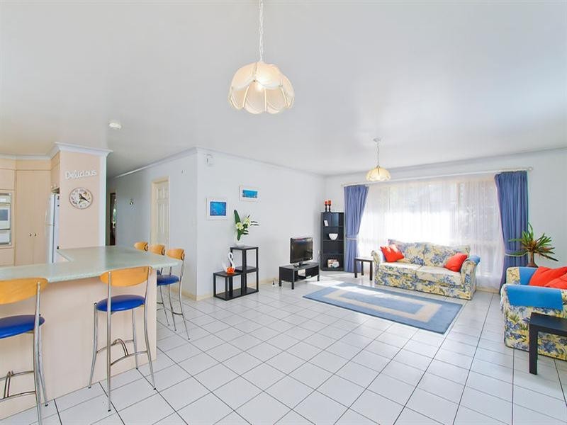 102 Murtha Drive, Elanora QLD 4221