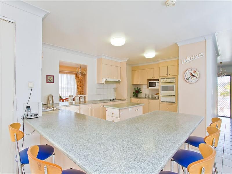 102 Murtha Drive, Elanora QLD 4221