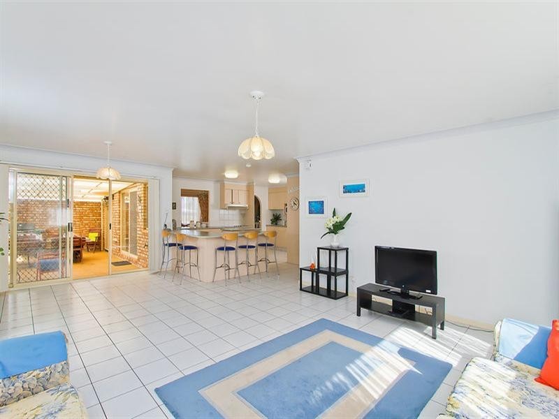 102 Murtha Drive, Elanora QLD 4221