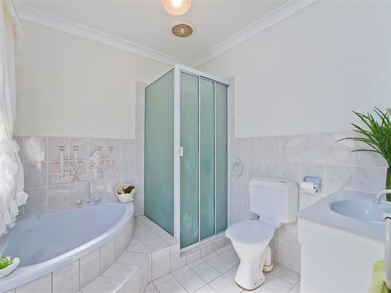 102 Murtha Drive, Elanora QLD 4221