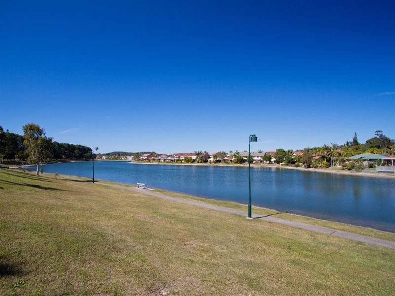 102 Murtha Drive, Elanora QLD 4221