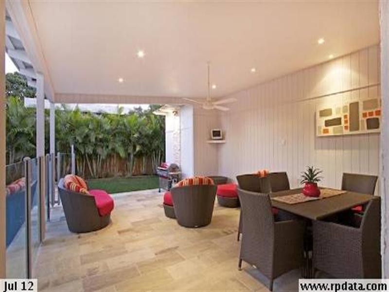 19 Twenty Seventh Avenue, Palm Beach QLD 4221