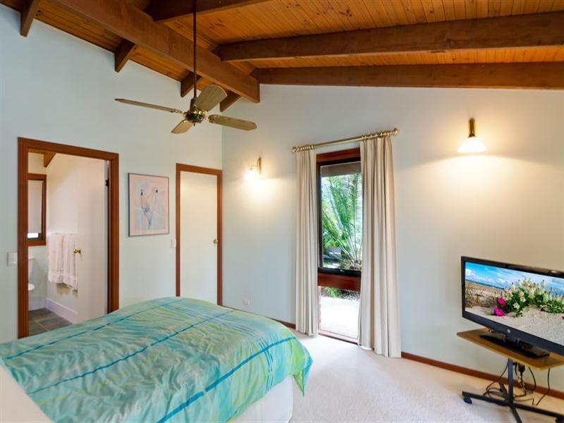 18 Carapook Crescent, Tallebudgera QLD 4228