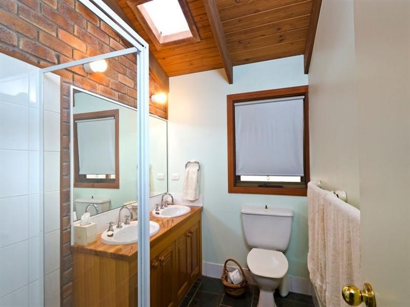 18 Carapook Crescent, Tallebudgera QLD 4228