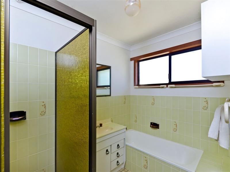 64 Barrier Reef Drive, Mermaid Waters QLD 4218