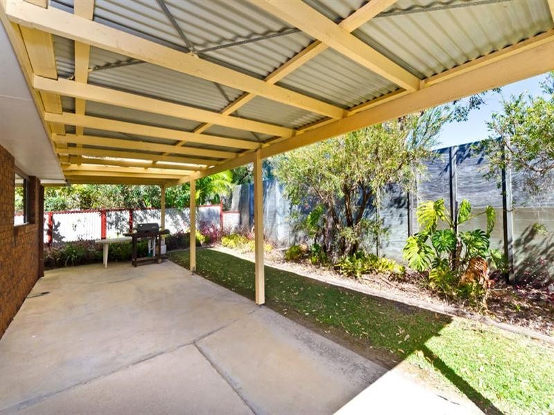 64 Barrier Reef Drive, Mermaid Waters QLD 4218
