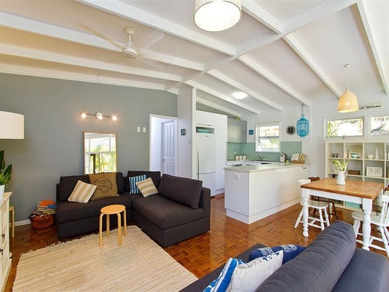 7 Waikiki Avenue, Palm Beach QLD 4221