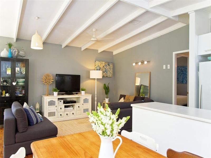 7 Waikiki Avenue, Palm Beach QLD 4221