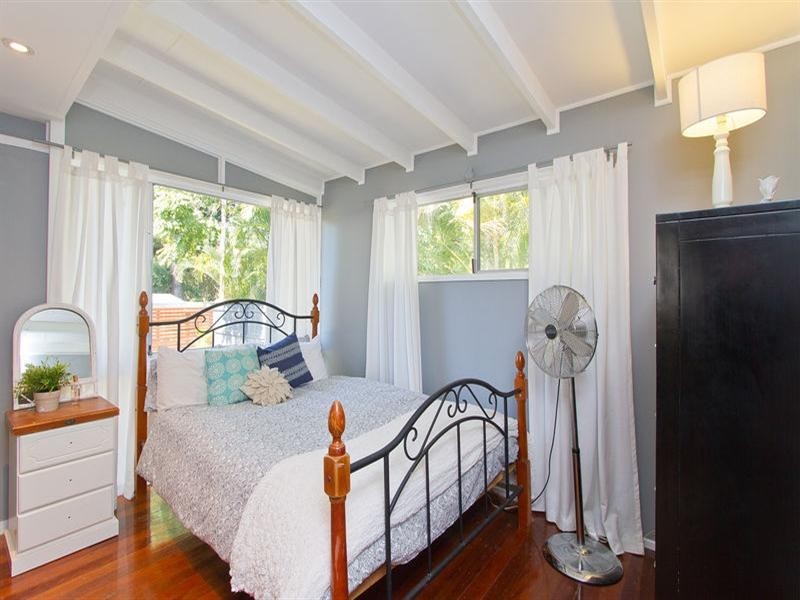 7 Waikiki Avenue, Palm Beach QLD 4221