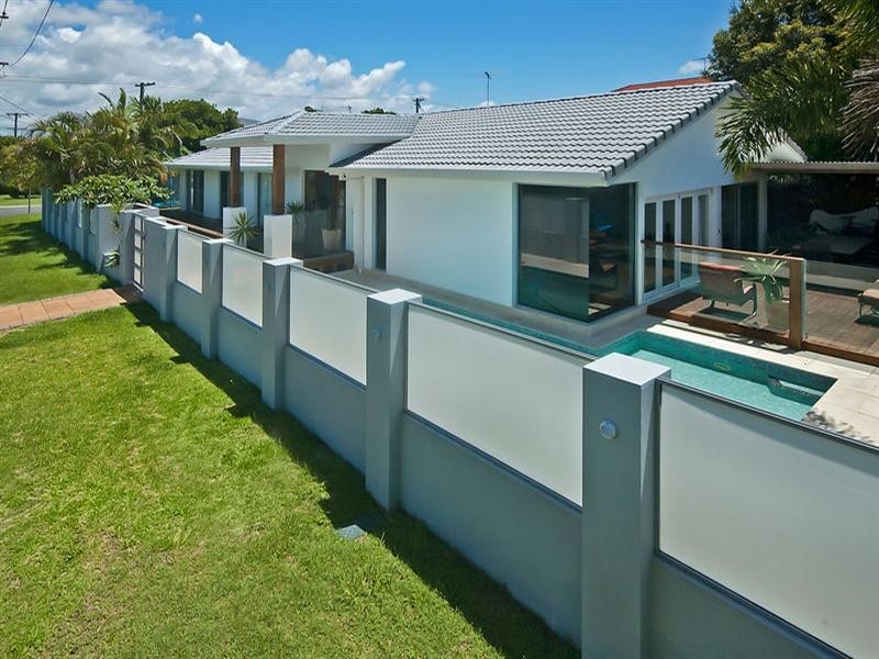 26 Vatakoula Parade, Mermaid Waters QLD 4218