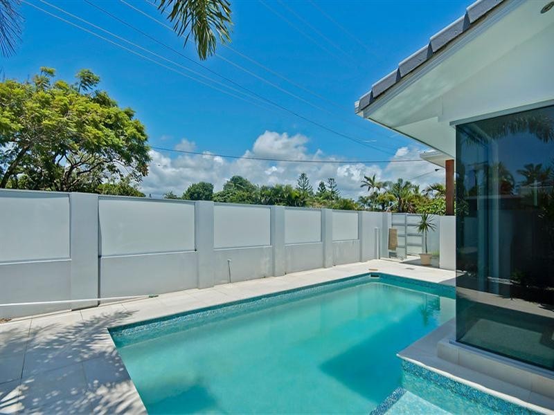 26 Vatakoula Parade, Mermaid Waters QLD 4218