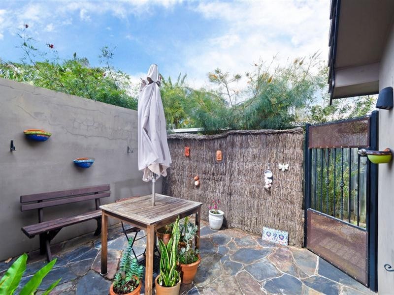 1 and 2/19 Laguna Avenue, Palm Beach QLD 4221