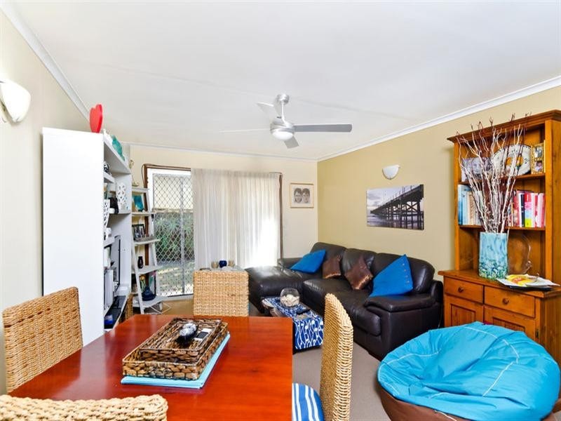 2/53 Tallebudgera Drive, Palm Beach QLD 4221