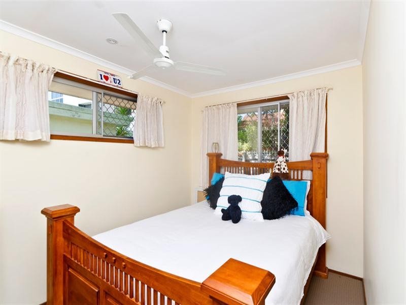 2/53 Tallebudgera Drive, Palm Beach QLD 4221