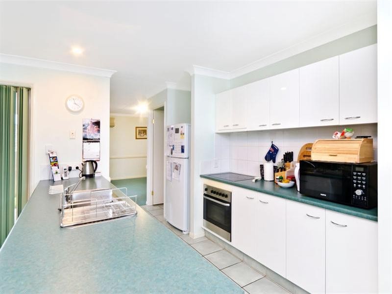 27 Hibertia Avenue, Elanora QLD 4221