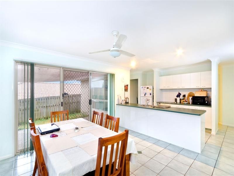 27 Hibertia Avenue, Elanora QLD 4221