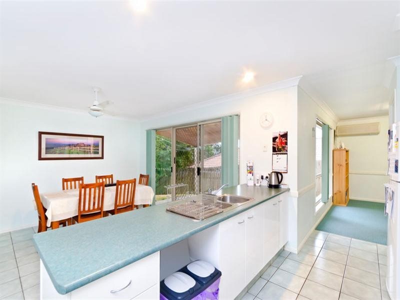 27 Hibertia Avenue, Elanora QLD 4221