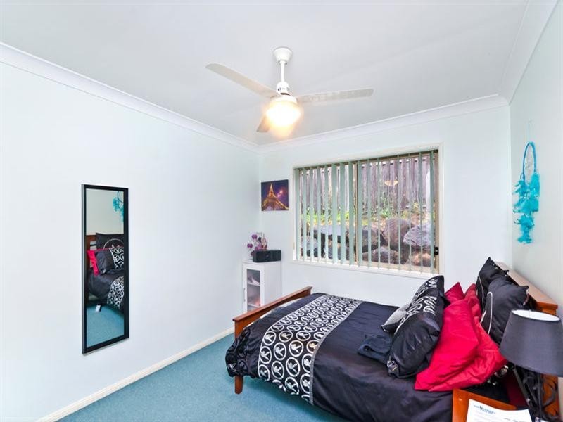 27 Hibertia Avenue, Elanora QLD 4221