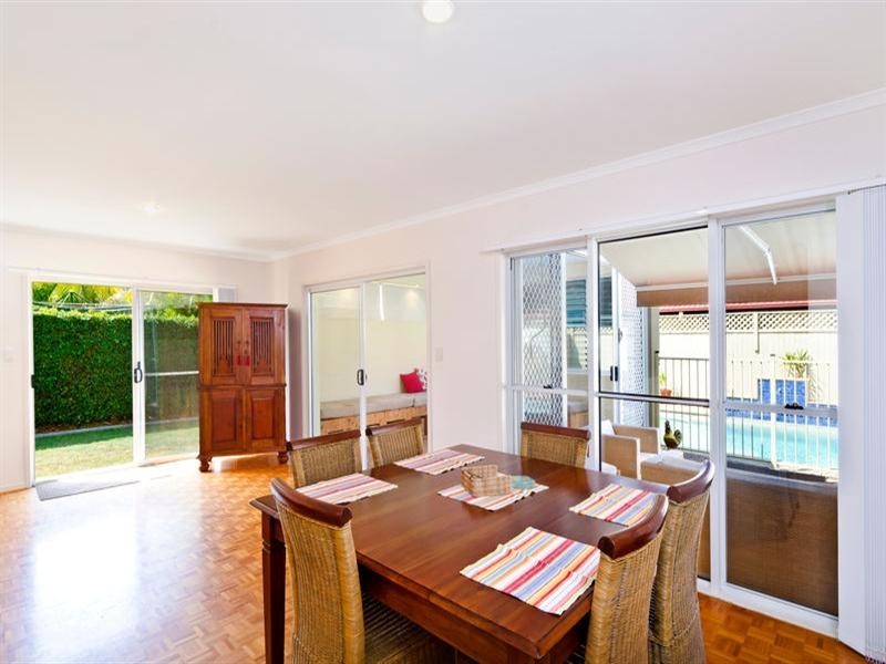 13 Baekea Drive, Elanora QLD 4221