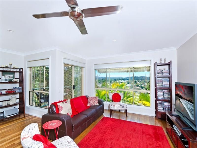 2/19 Carilla Place, Elanora QLD 4221