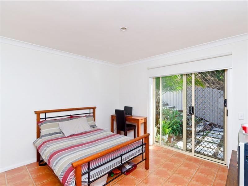 2/19 Carilla Place, Elanora QLD 4221