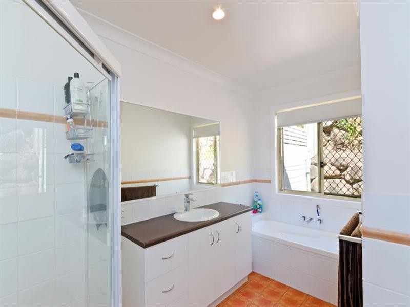 2/19 Carilla Place, Elanora QLD 4221