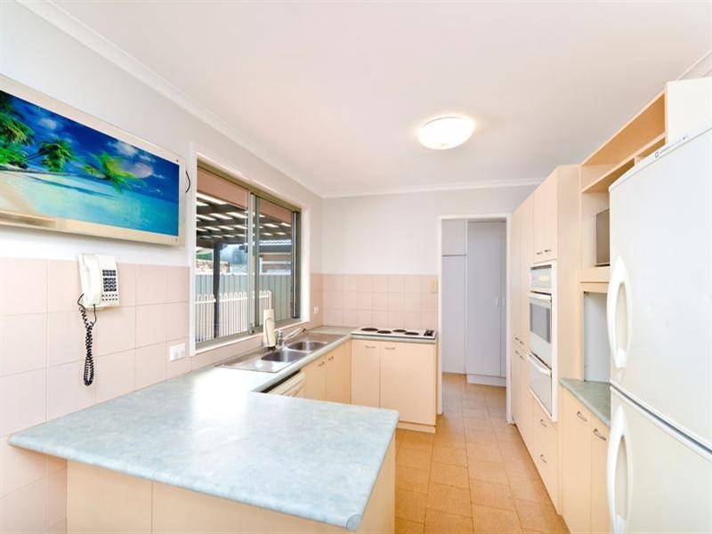 4 Burdock Street, Elanora QLD 4221