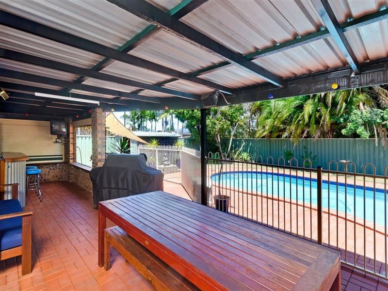 4 Burdock Street, Elanora QLD 4221