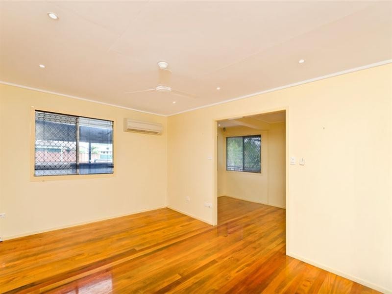 90 Guineas Creek Road, Currumbin Waters QLD 4223