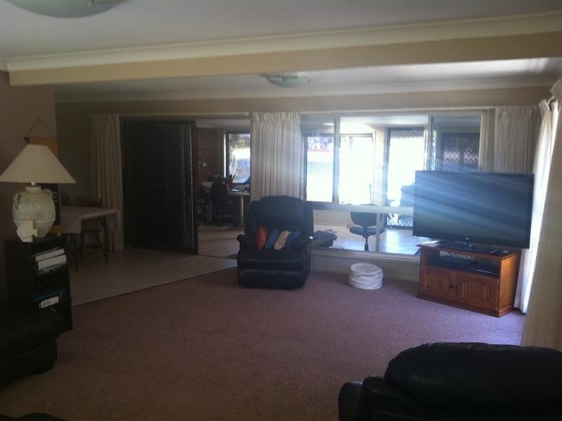 42 Parnki Parade, Palm Beach QLD 4221