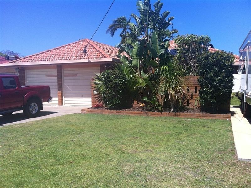 42 Parnki Parade, Palm Beach QLD 4221