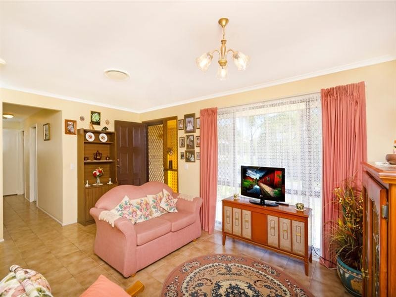 35 Darnel Street, Elanora QLD 4221