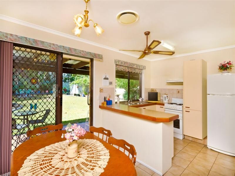 35 Darnel Street, Elanora QLD 4221