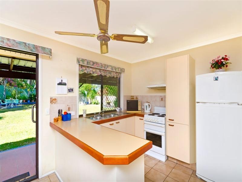 35 Darnel Street, Elanora QLD 4221