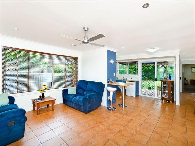 154 Laguna Avenue, Palm Beach QLD 4221