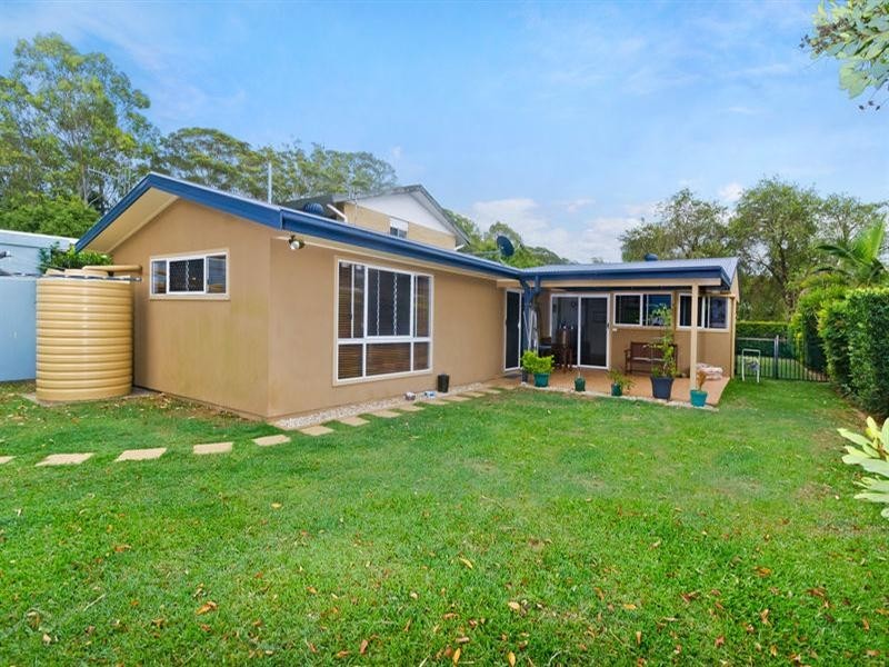 154 Laguna Avenue, Palm Beach QLD 4221