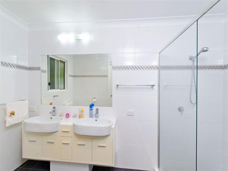 154 Laguna Avenue, Palm Beach QLD 4221