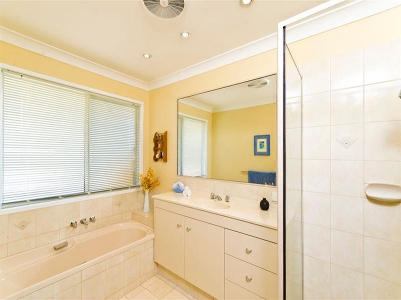 5 Balcatta Court, Elanora QLD 4221