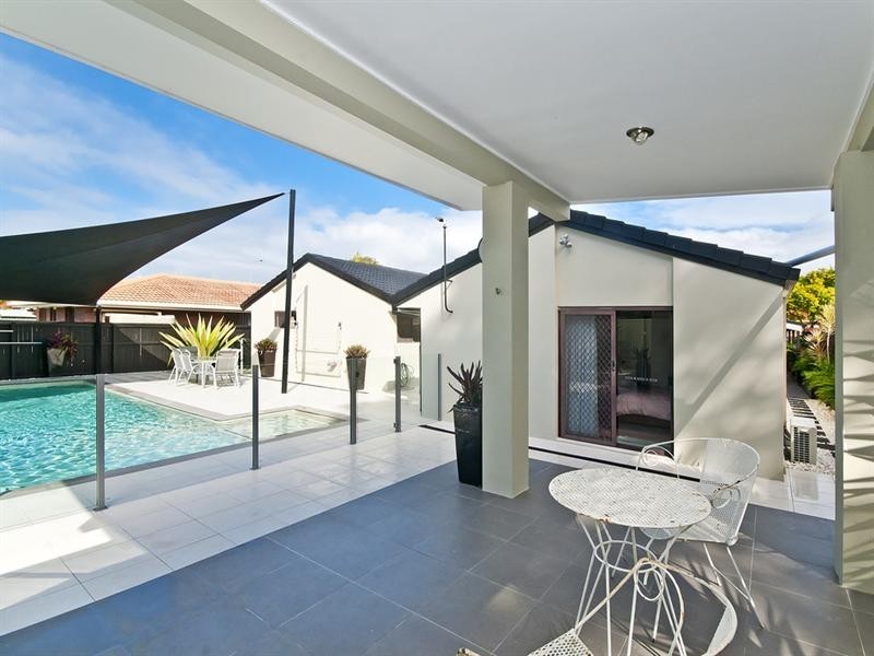 103 K P McGrath Drive, Elanora QLD 4221
