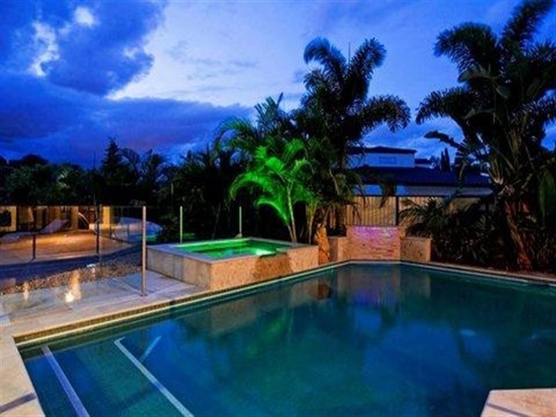 16 Chestnut Street, Elanora QLD 4221