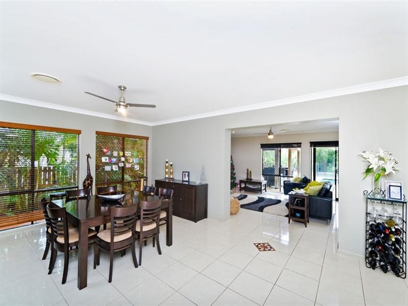 16 Chestnut Street, Elanora QLD 4221