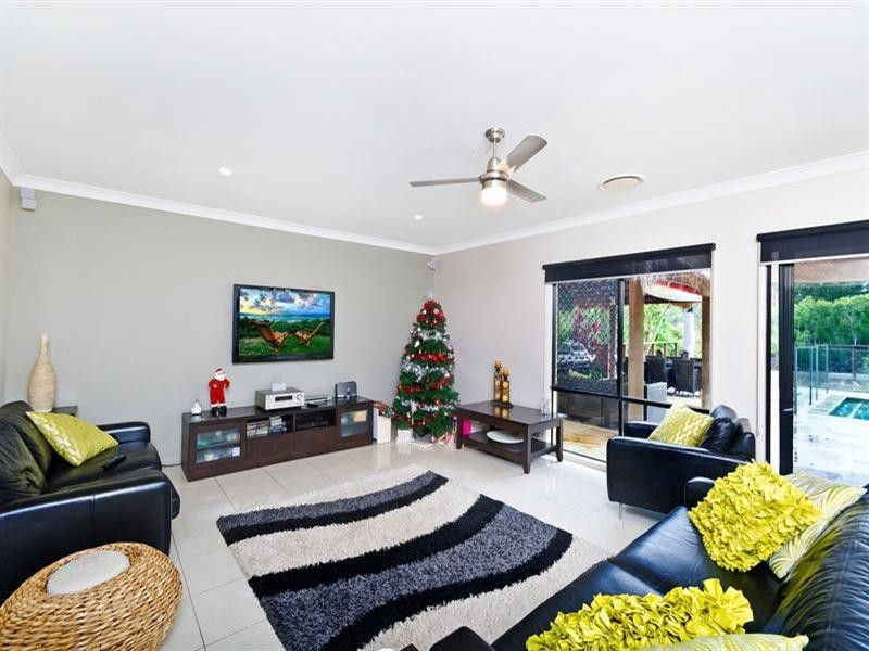 16 Chestnut Street, Elanora QLD 4221