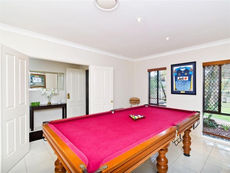 16 Chestnut Street, Elanora QLD 4221