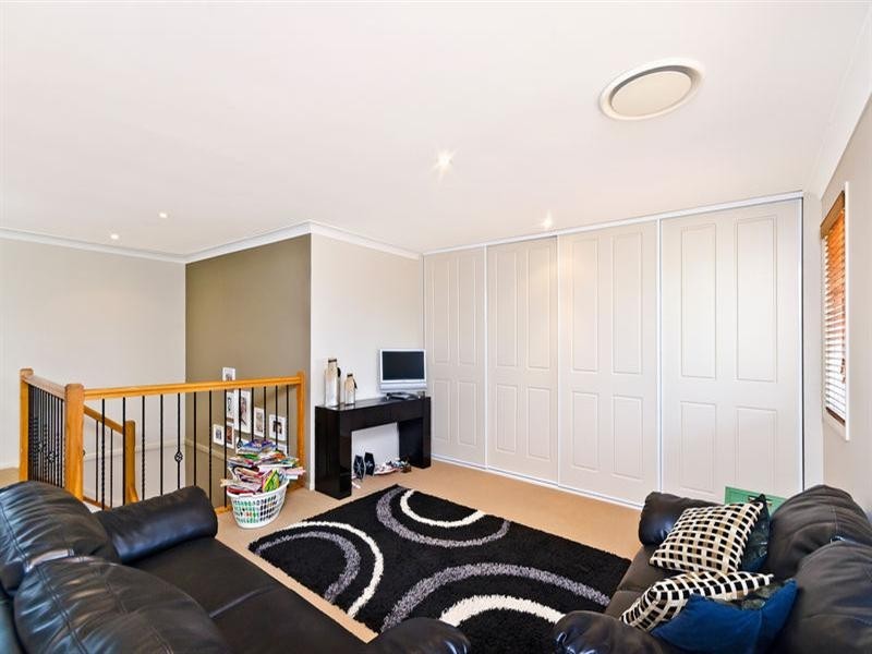 16 Chestnut Street, Elanora QLD 4221