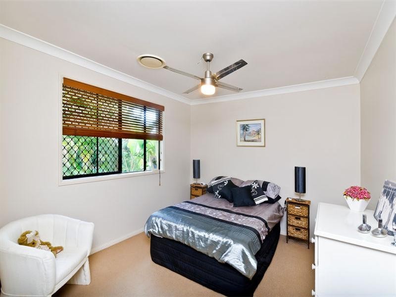 16 Chestnut Street, Elanora QLD 4221