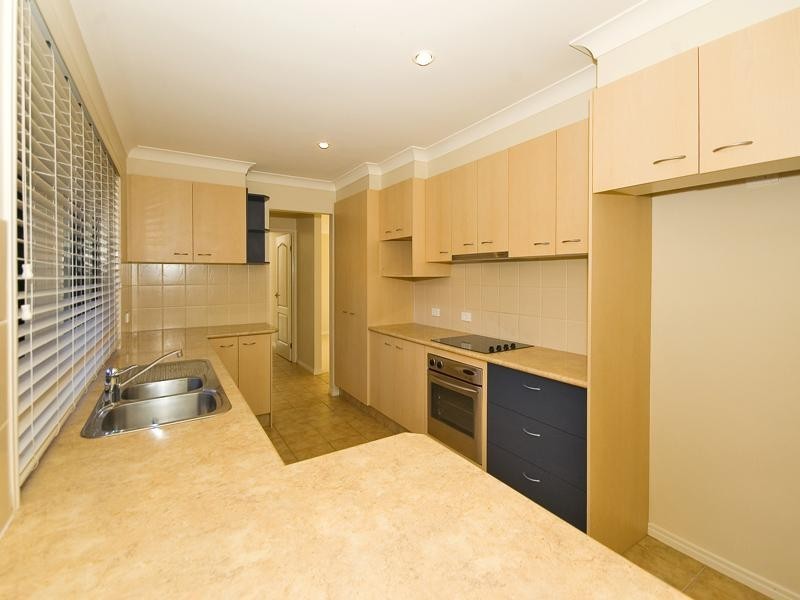 6 Tarrabool Drive, Elanora QLD 4221