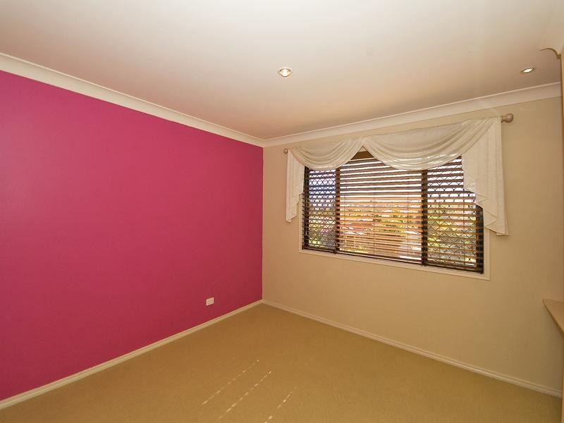 6 Tarrabool Drive, Elanora QLD 4221