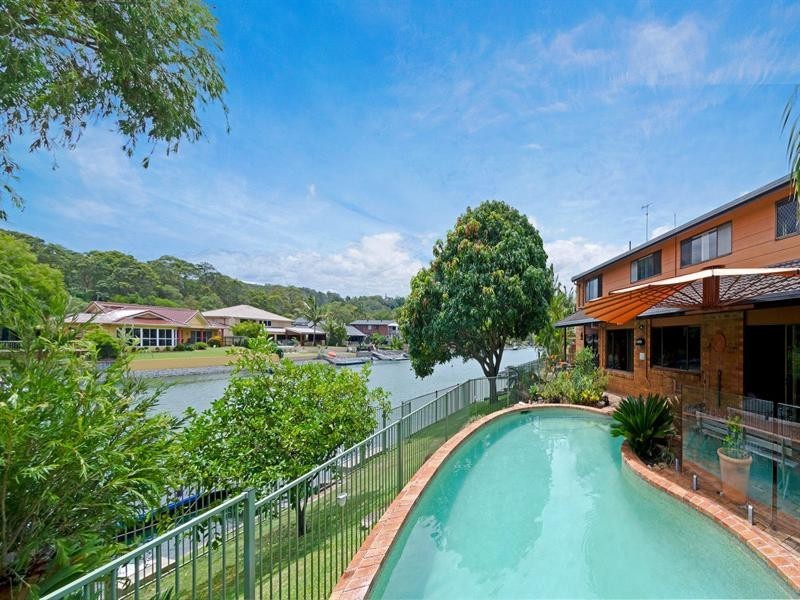 16 Kingfish Court, Palm Beach QLD 4221